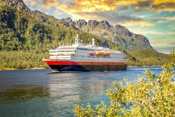 Hurtigruten - Nordlichtzauber Norwegens Impression 1